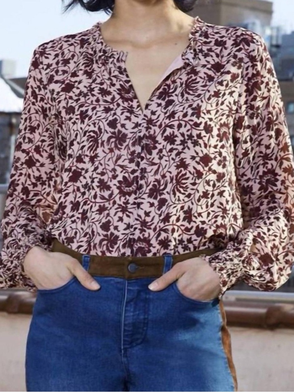 ecru NWT Portman Isfahan Floral Smocked Sleeve Blouse in Burgundy Floral | Small
